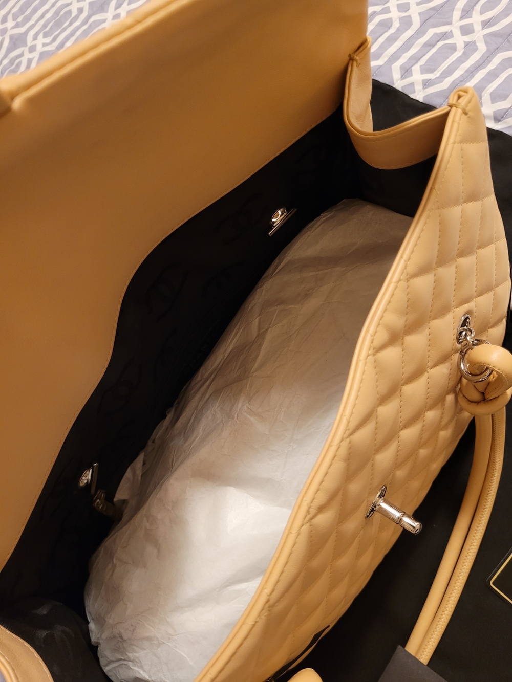 Brand New Authentic Vintage Chanel Cambon CC Women's Flap Bag - Beige & Black - Picture 11 of 11
